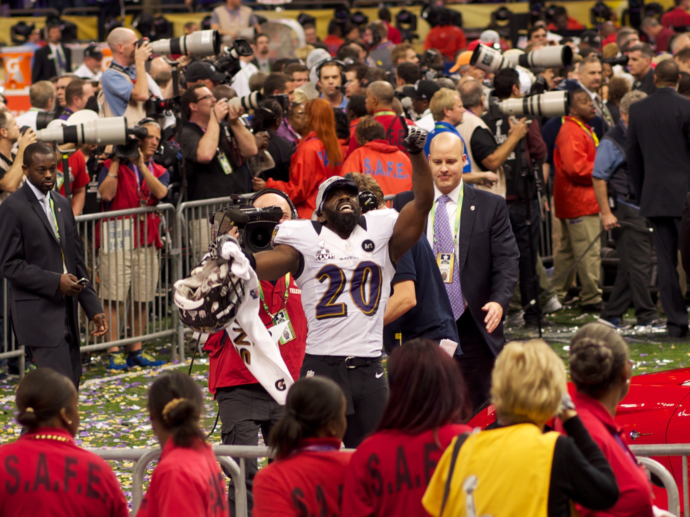 Ray Lewis, Joe Flacco, Brendon Ayanbadejo and the Baltimore Ravens Receive  Their Super Bowl Rings