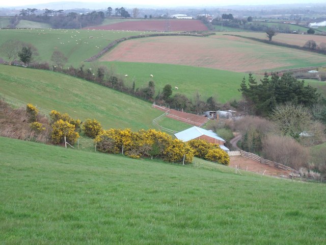 File:Farm buildings near Kenn - geograph.org.uk - 154342.jpg