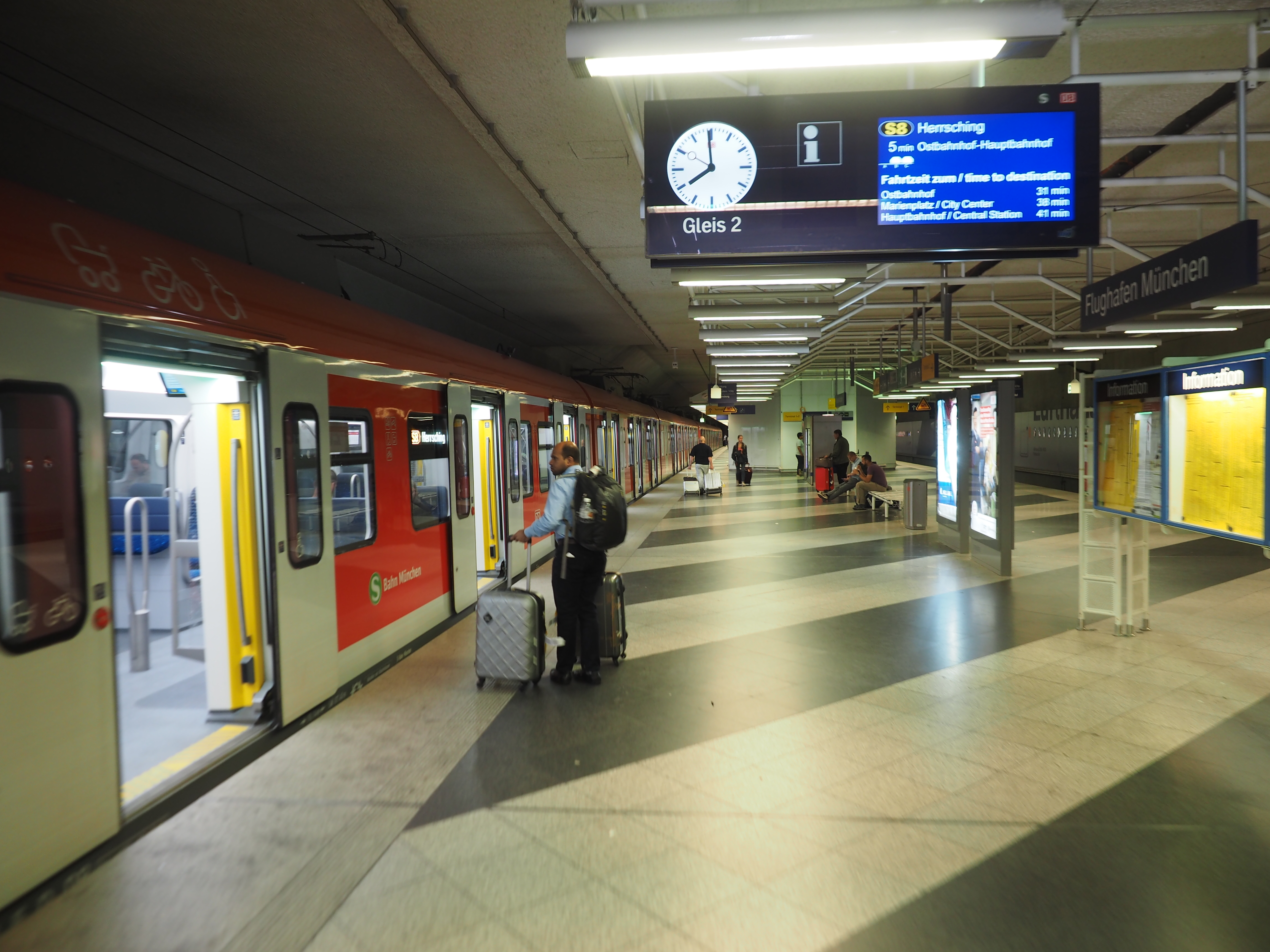 Munich Airport Terminal station - Wikipedia