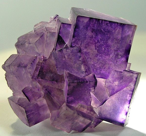 File:Fluorite-191782.jpg