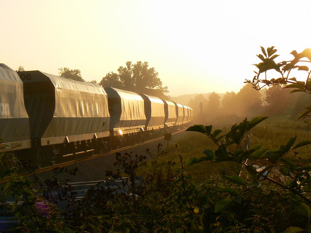 File:Hanson aggregate train en route to London - geograph.org.uk - 574077.jpg