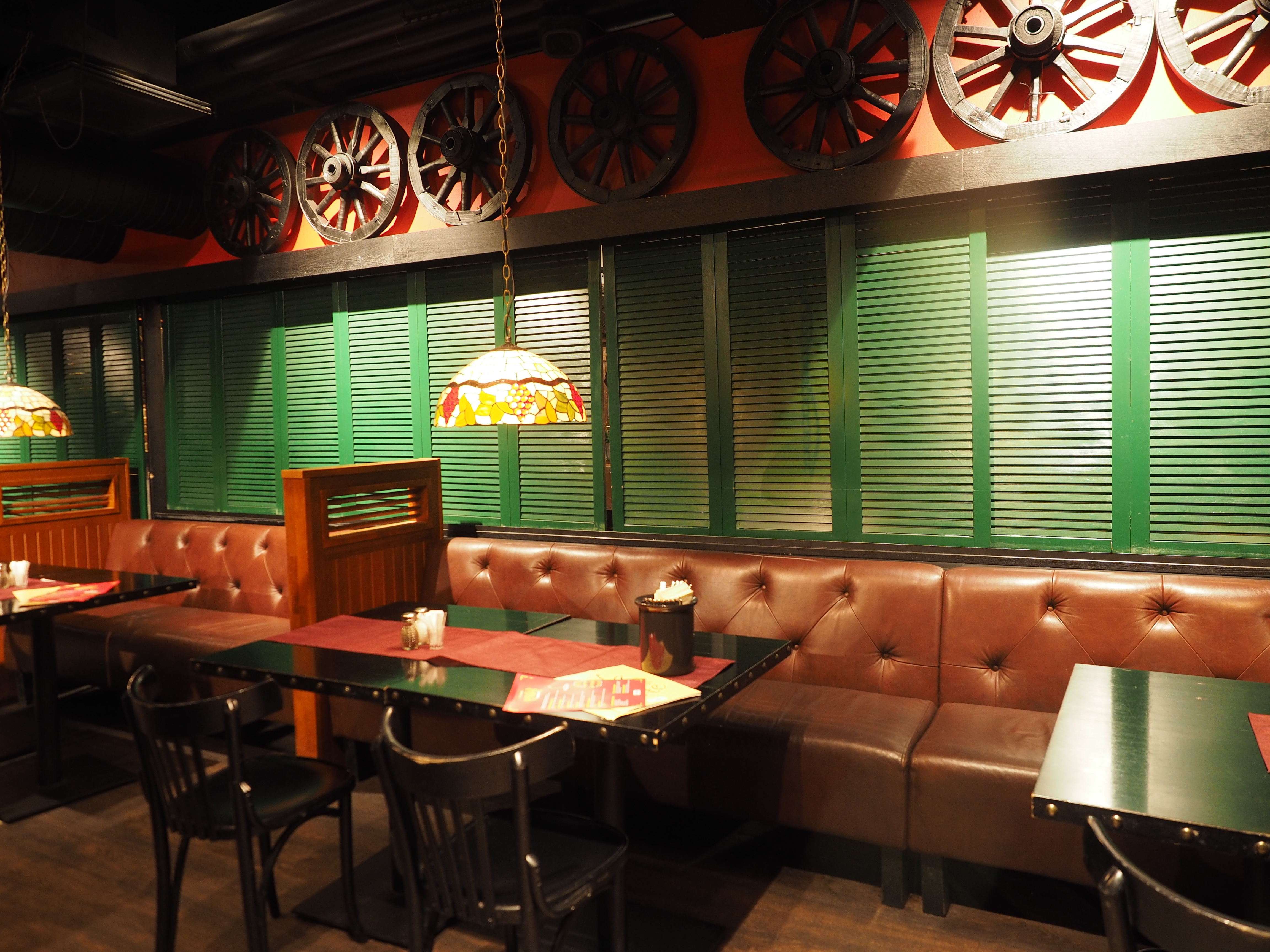 File:Interior of restaurant The Red Onion.jpg Wikimedia