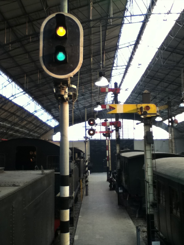 Railway signal - Wikipedia