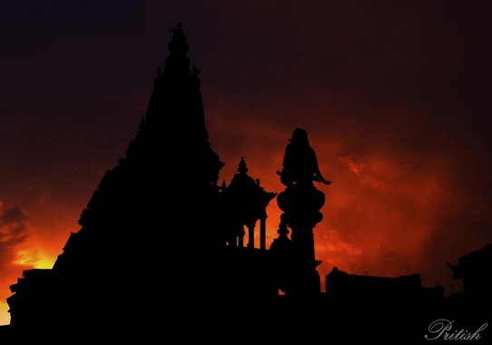 File:KRISHNA MANDIR IN EVE.JPG