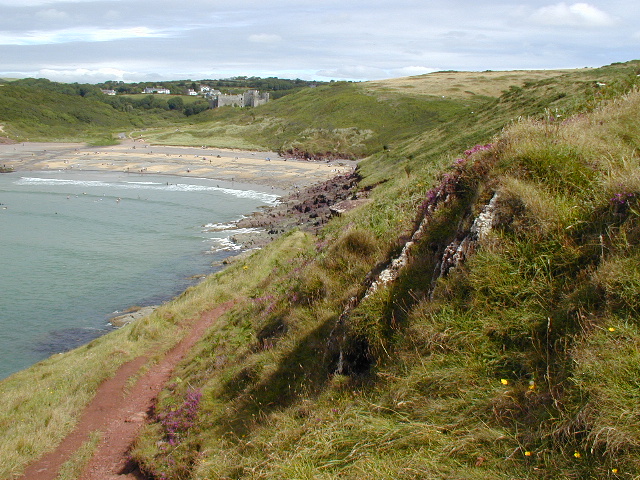 File:Manorbier Bay and castle - geograph.org.uk - 409717.jpg