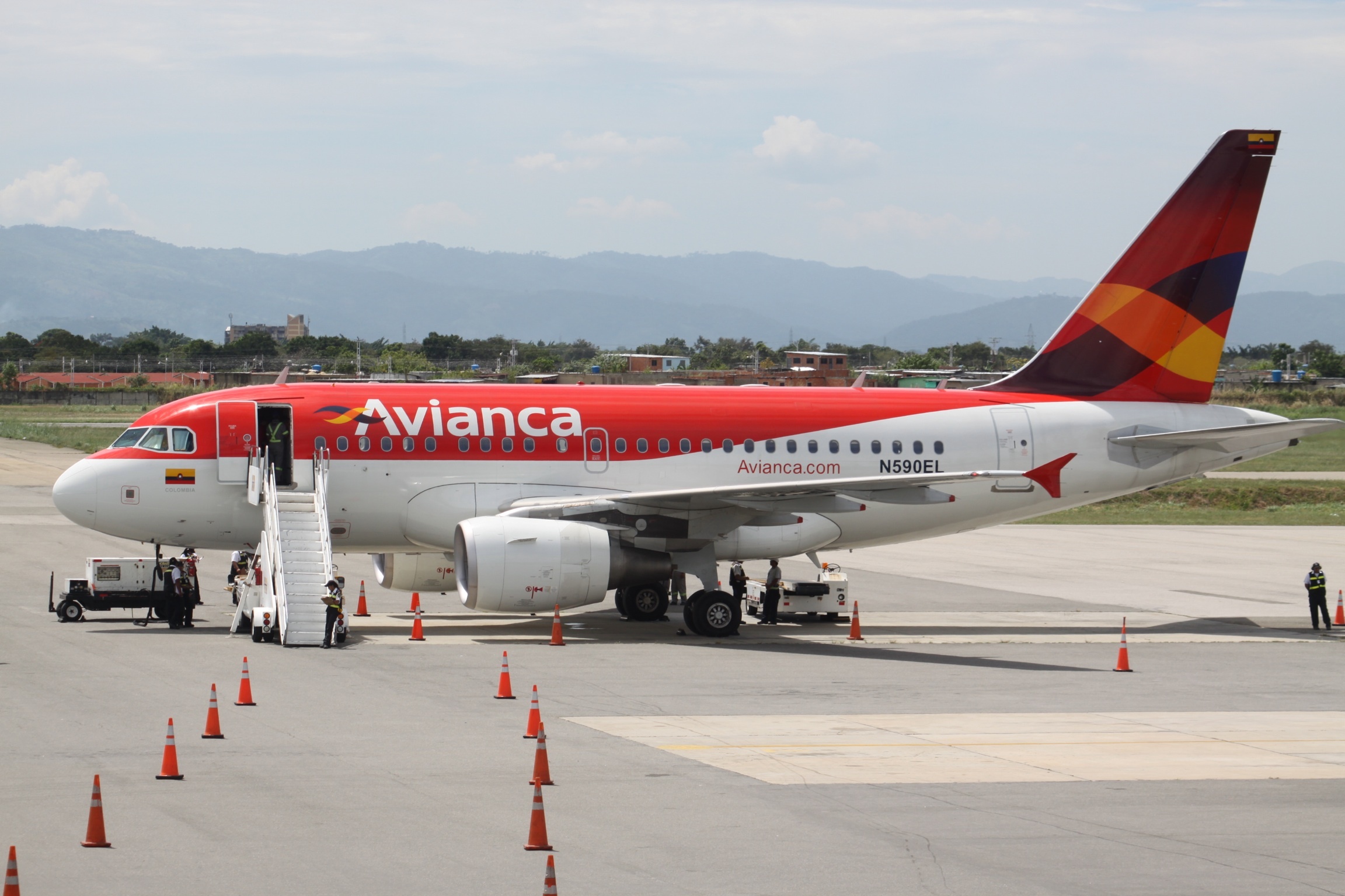 От 03.08 1972 n 590. Авианка авиакомпания. Avianca авиакомпания. Самолет Авианка 52. Авиакомпания Avianca чья.