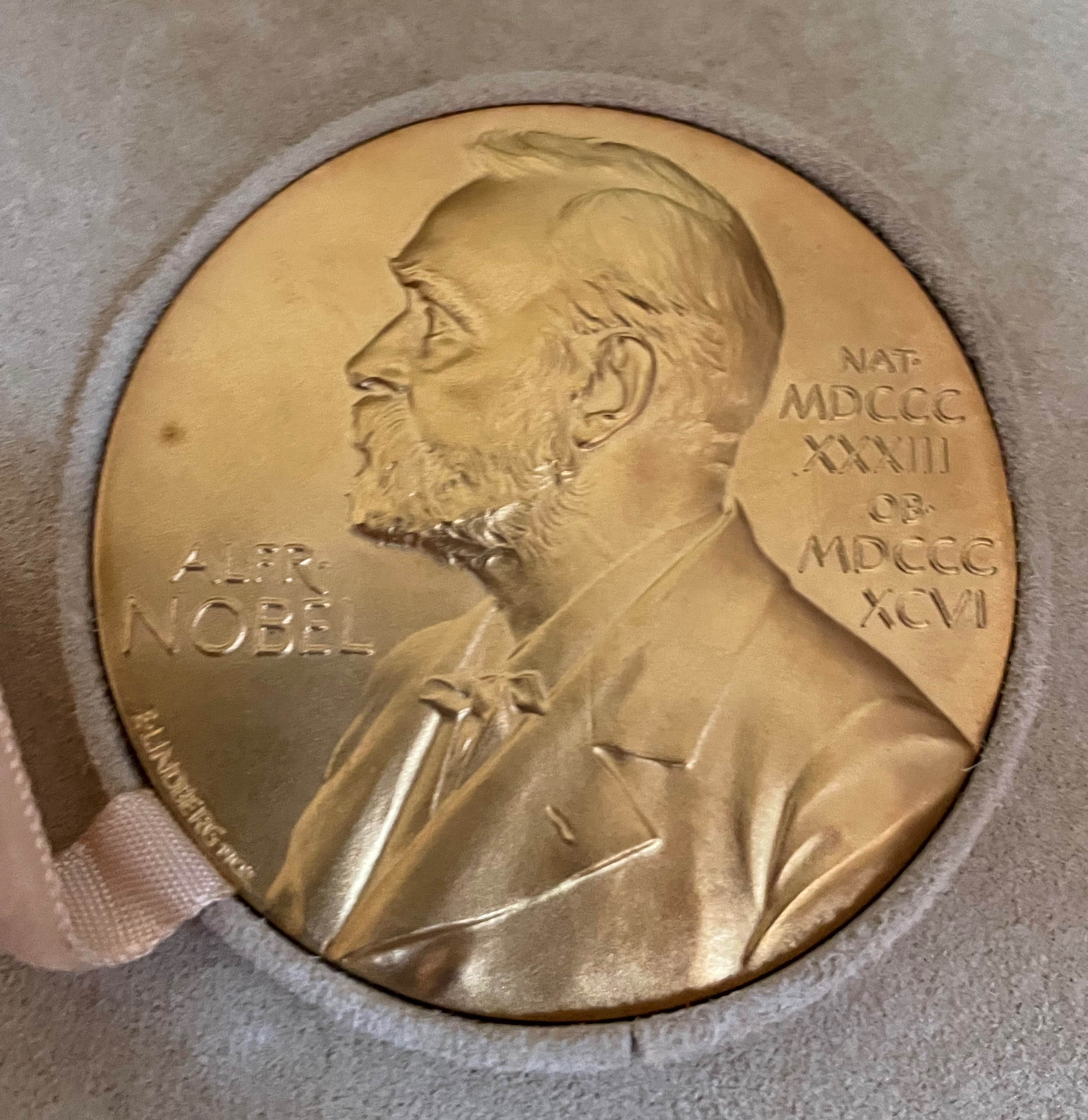 Le Prix Nobel de Chimie 2023 récompense la recherche sur les