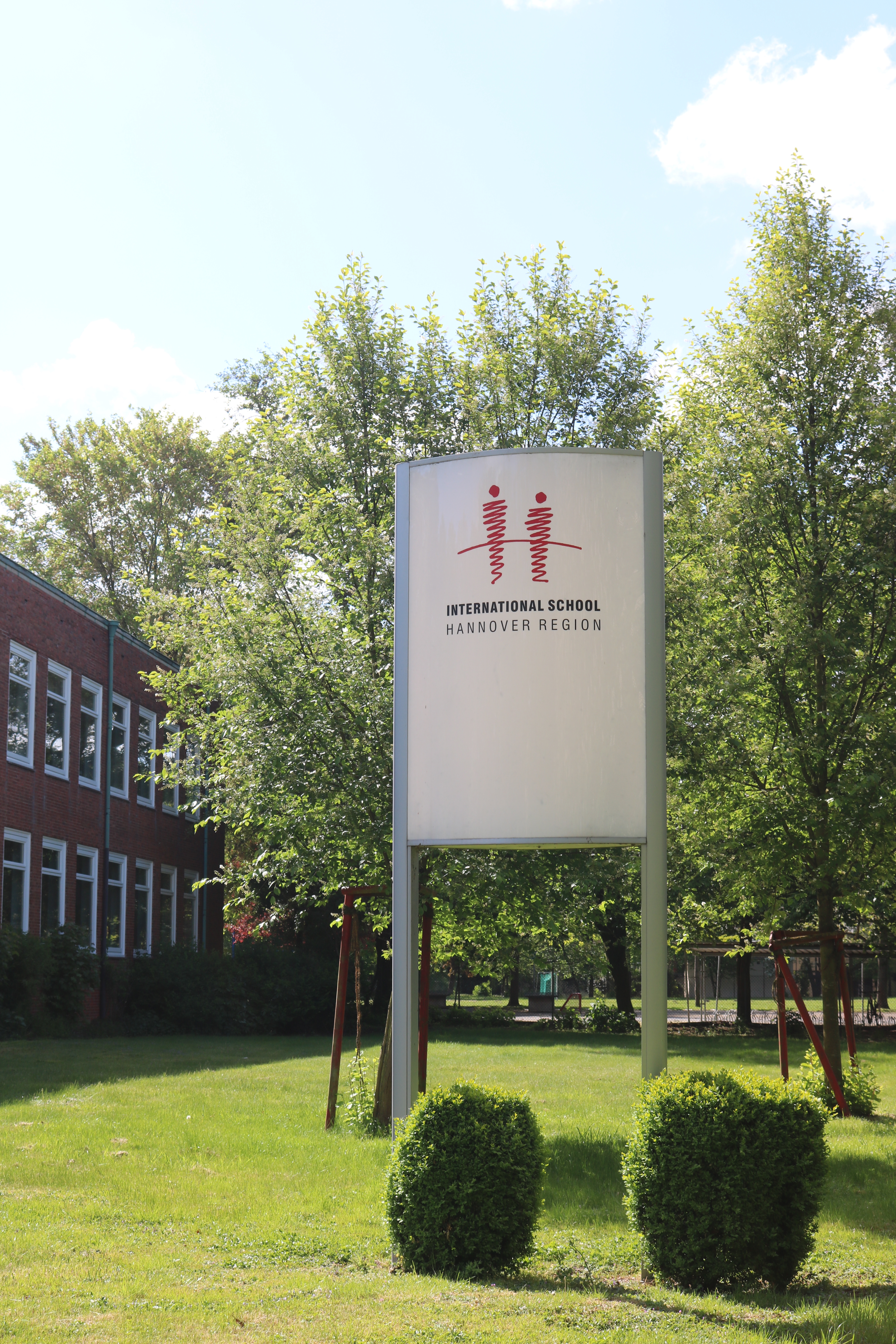 Sign at the entrance of the International School Hannover Region