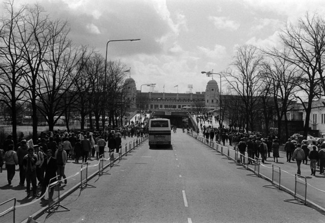 File:The Twin Towers down Olympic Way - geograph.org.uk - 1243734.jpg