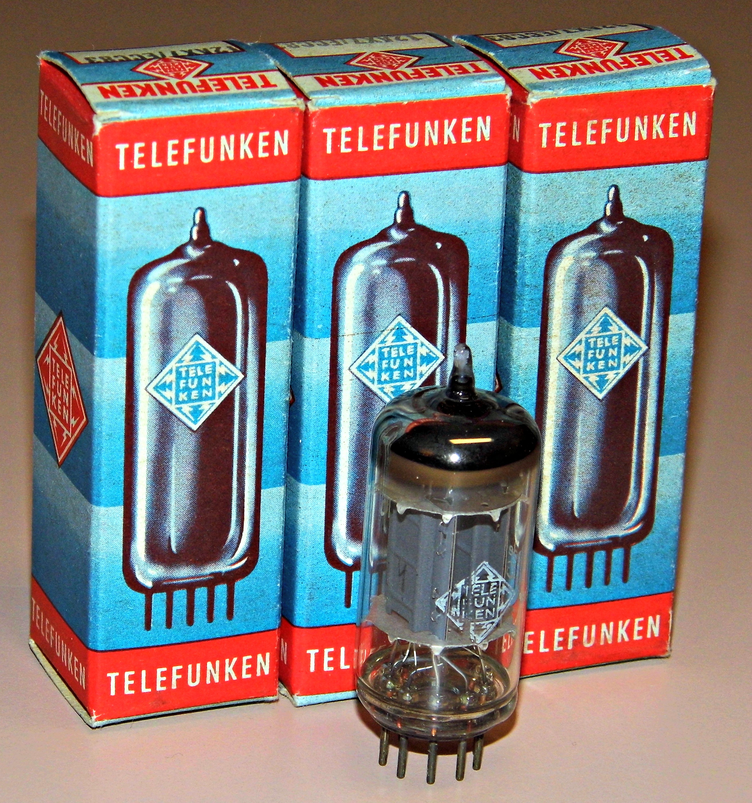 File:Vintage Telefunken 12AX7 (ECC83) Vacuum Tubes, Made In