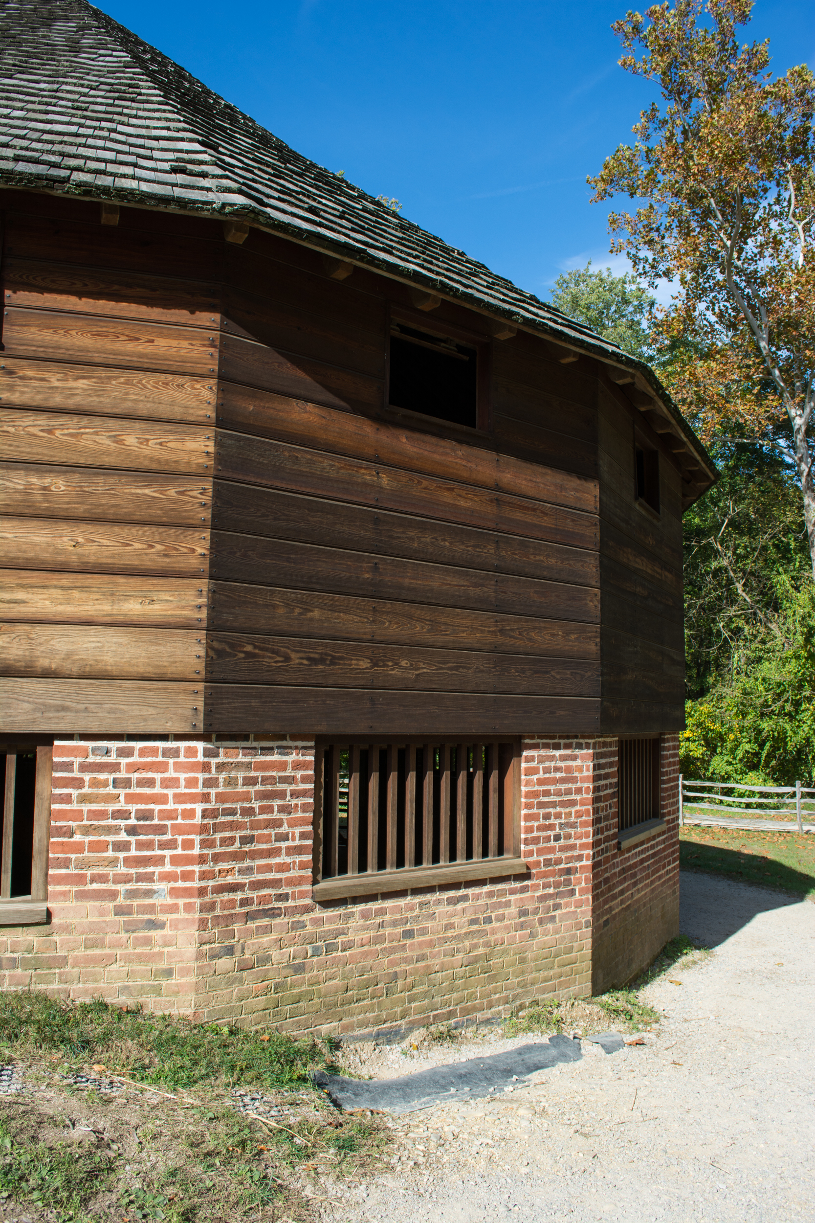 File 16 Sided Barn 08 Mount Vernon Jpg Wikimedia Commons