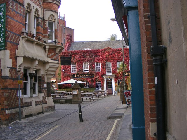 File:Banbury JTs - geograph.org.uk - 1659897.jpg