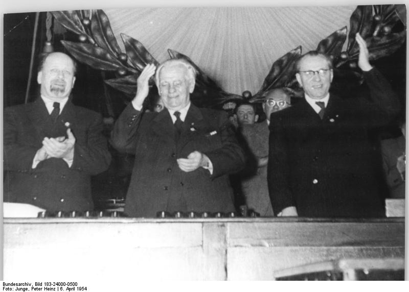 File:Bundesarchiv Bild 183-24000-0500, Berlin, IV. SED-Parteitag.jpg