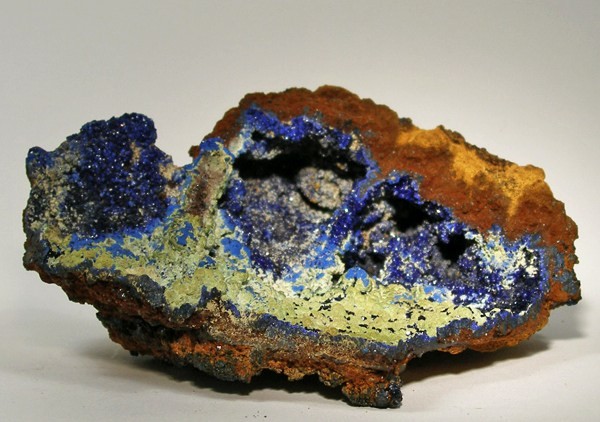 File:Chalcoalumite-Azurite-236741.jpg