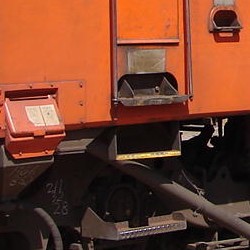 File:Class 6E1 E1346 stirrup.jpg