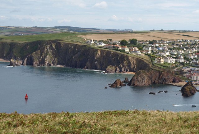 File:Coast at Outer Hope - geograph.org.uk - 2547056.jpg