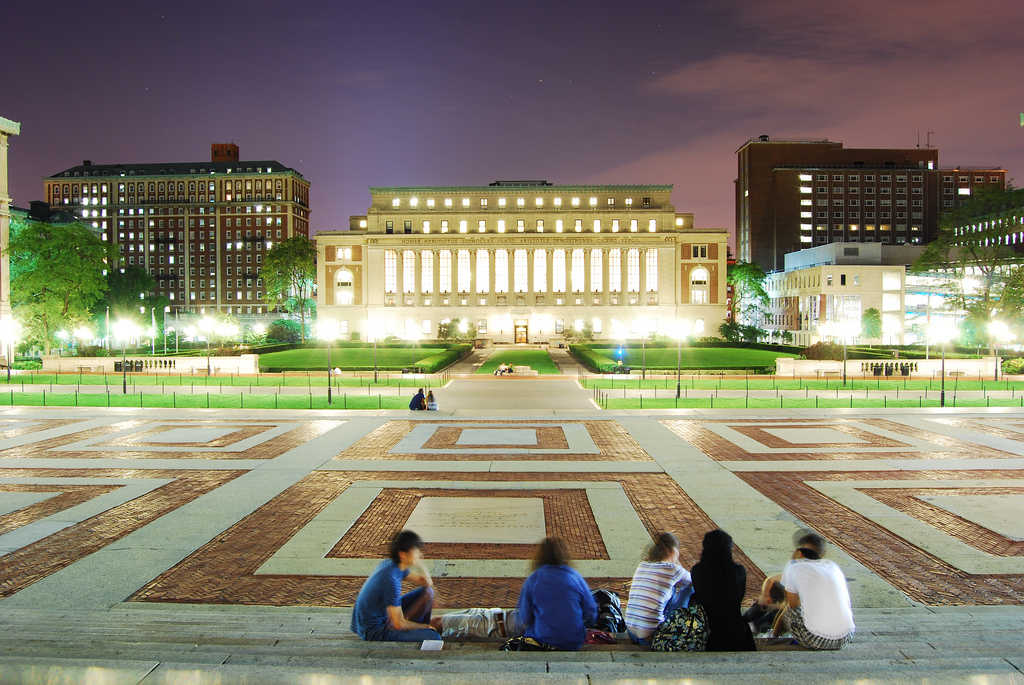 https://upload.wikimedia.org/wikipedia/commons/2/25/ColumbiaUniversity.jpg