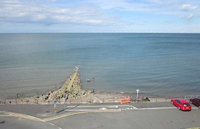 File:Colwyn Bay Sea Defences - geograph.org.uk - 5093538.jpg