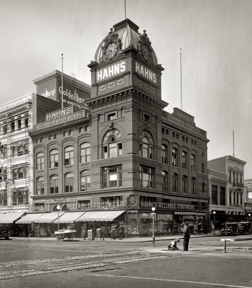 File:Hahn's shoe store at 7th & K Street NW circa 1920.jpg