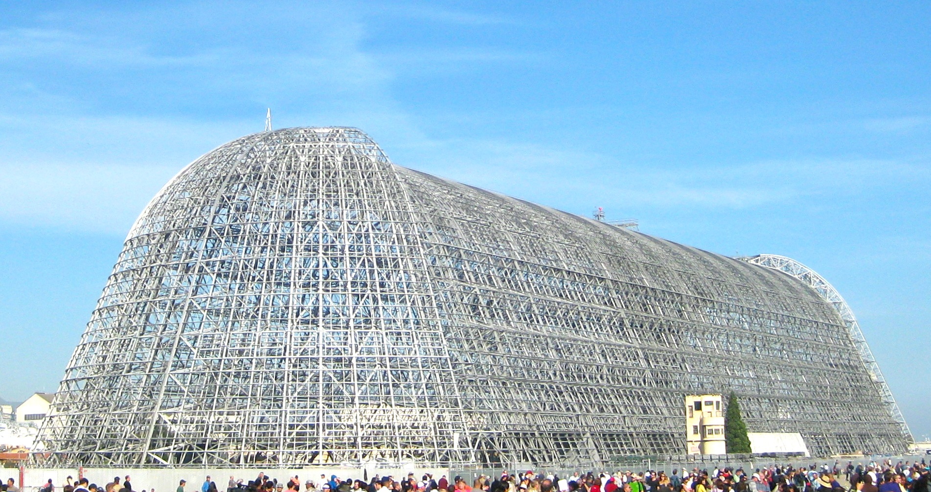 Moffett Federal Airfield - Santa Clara, California - Dirigibles civiles... desde el Comienzo del Vuelo 🗺️ Foro General de Google Earth