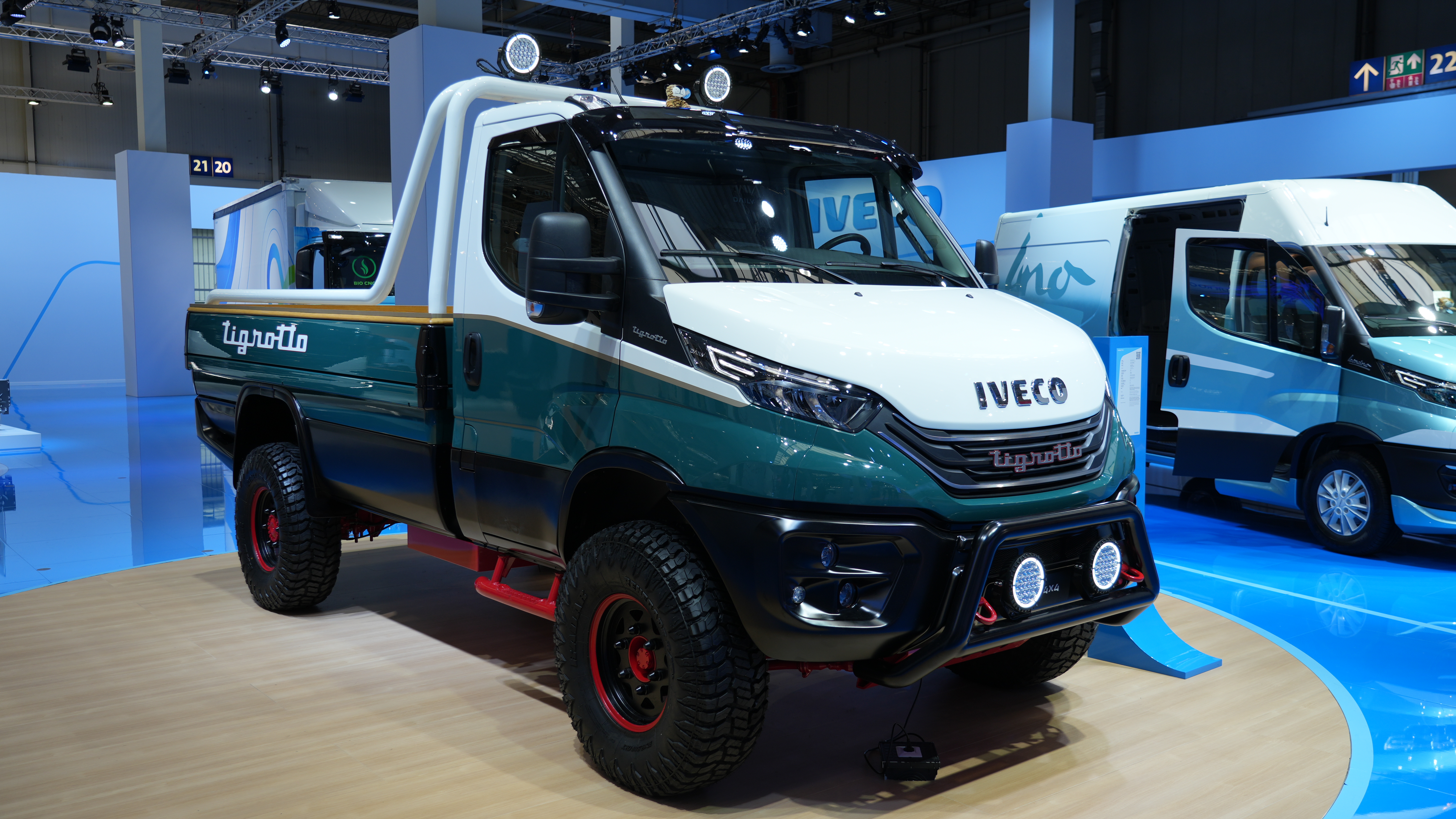 File:Iveco Daily (sixth generation) at IAA 2014.jpg - Wikipedia