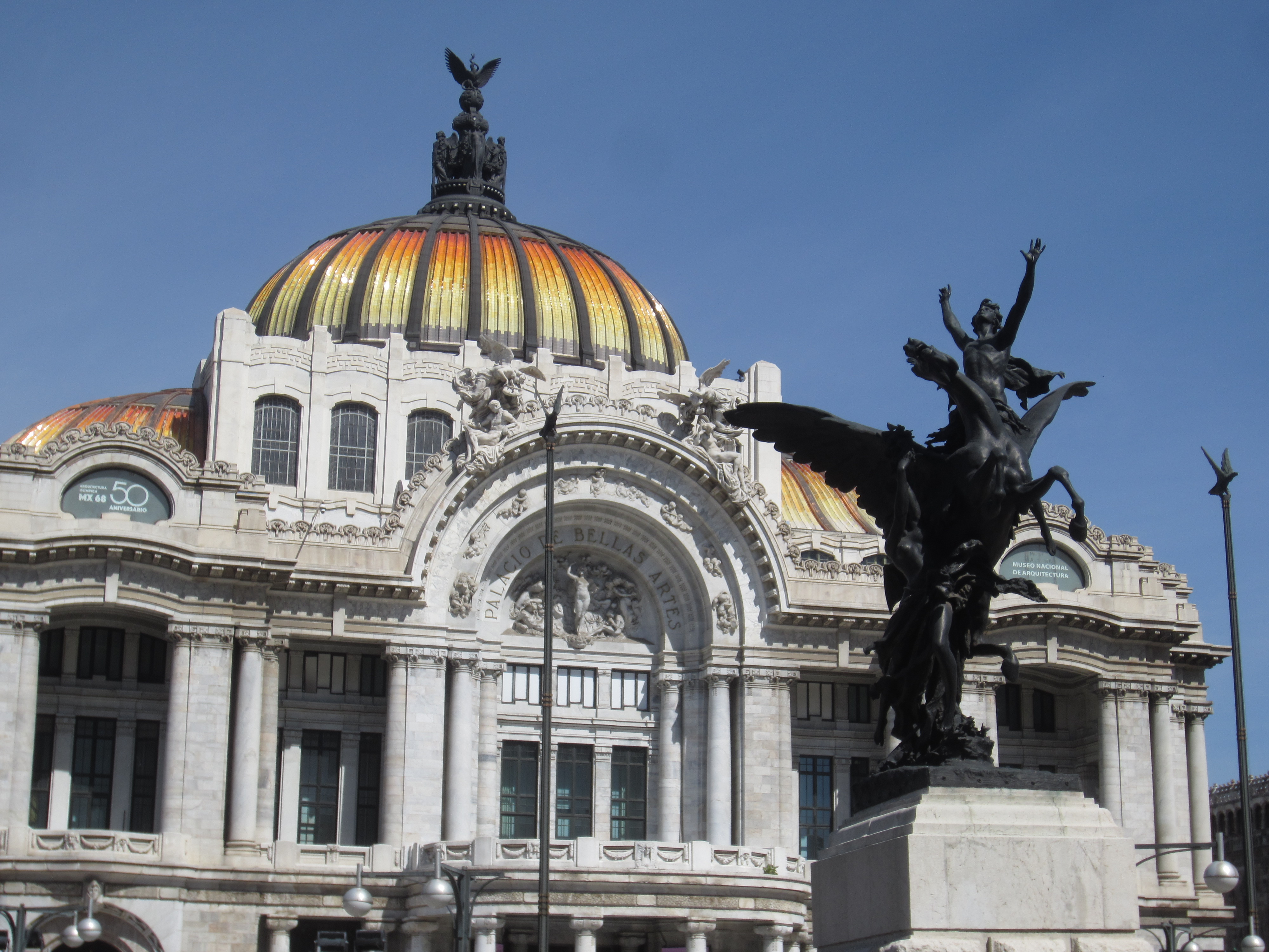 Bellas artes. Дворец изящных искусств Мексика. Мехико достопримечательности дворец изящных искусств. Музей изящных искусств Мехико. Дворец изящных искусств Мехико внутри.