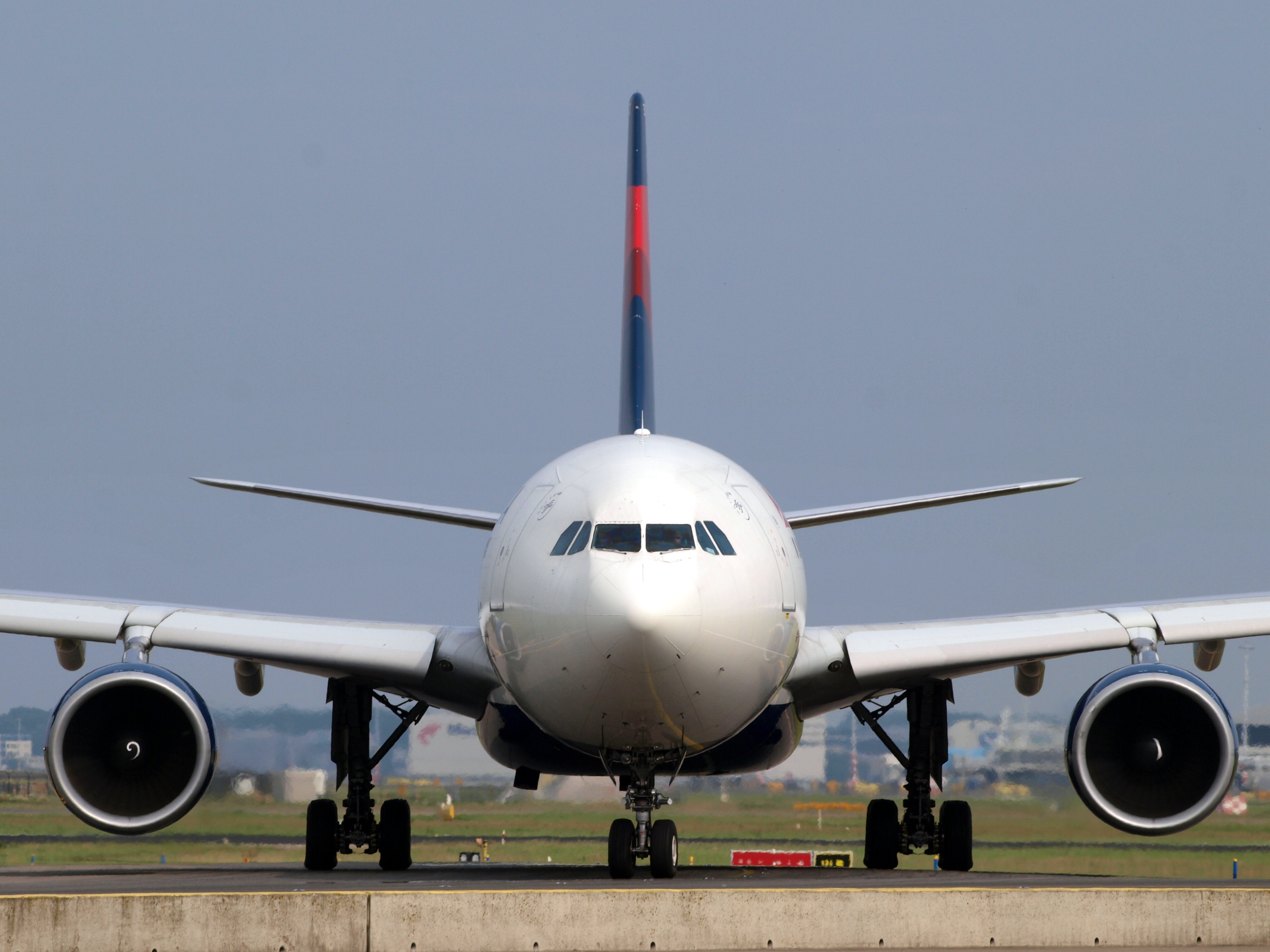 File:N812NW Delta Air Lines Airbus A330 