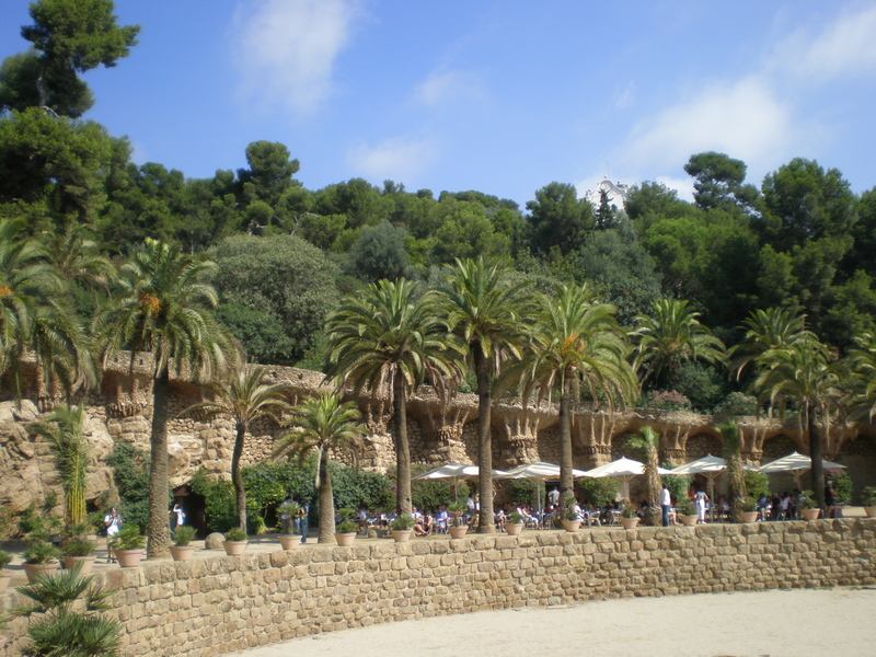 File:Parc Güell (Barcelona) - 17.jpg