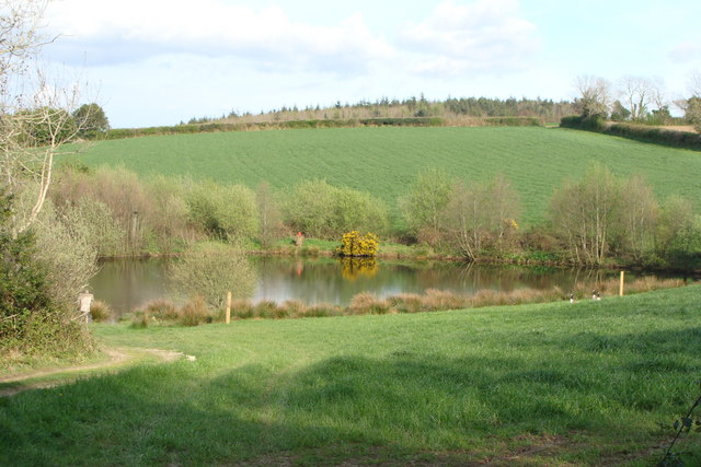 File:Private fishing pond - geograph.org.uk - 1270112.jpg