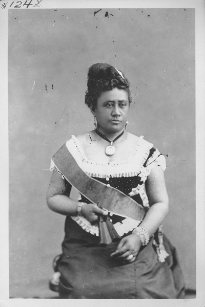 File:Queen Kapiolani, photograph by A. A. Montano (PP-97-15-004).jpg