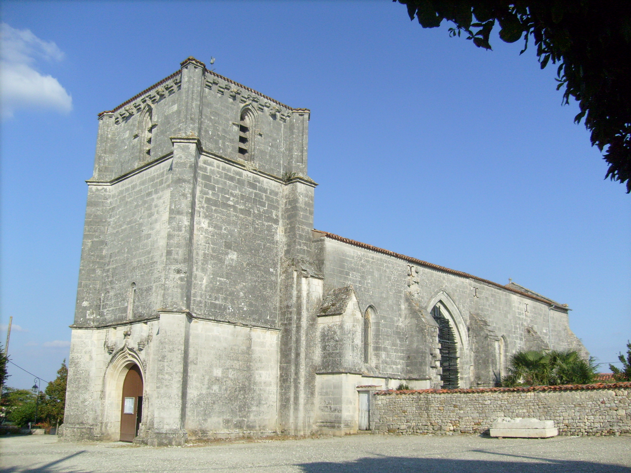 Eglise Saint-Pierre de Romegoux null France null null null null