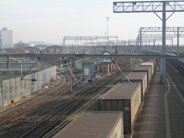 File:Railway Depot, Stonebridge Park - geograph.org.uk - 330983.jpg