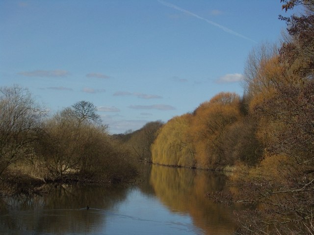 River Aire near Kirkstall Abbey - geograph.org.uk - 140552