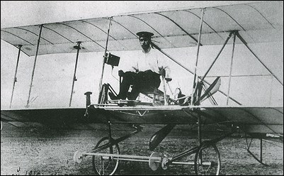 File:Sikorsky S-1 aircraft circa 1910.jpg