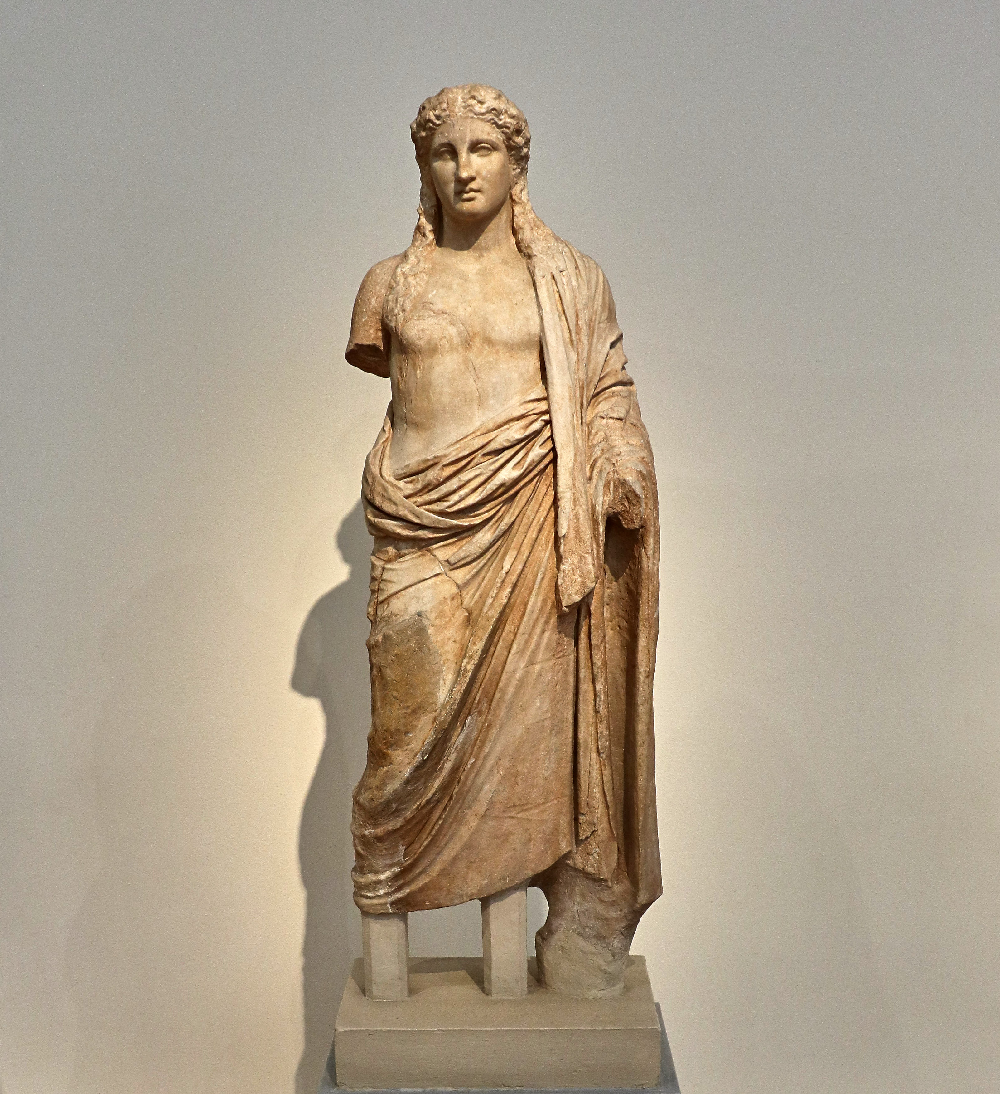 statue of dionysus