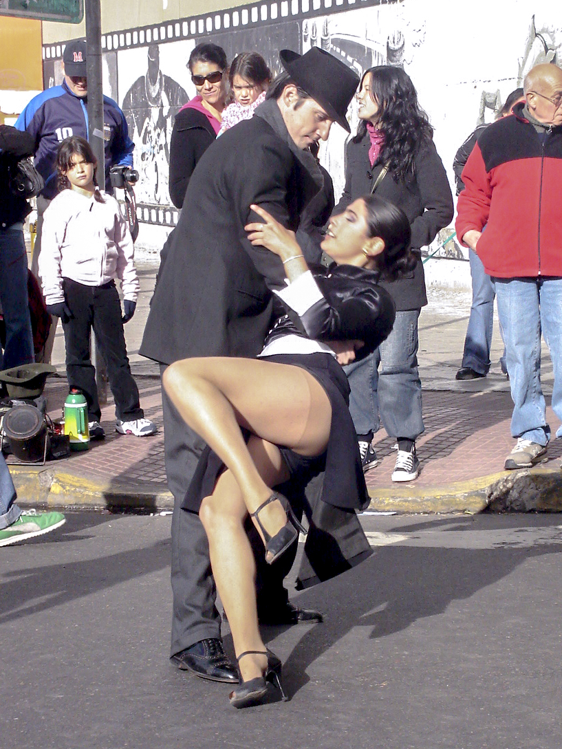 Tango_2_-_San_Telmo_%40_Buenos_Aires.jpg