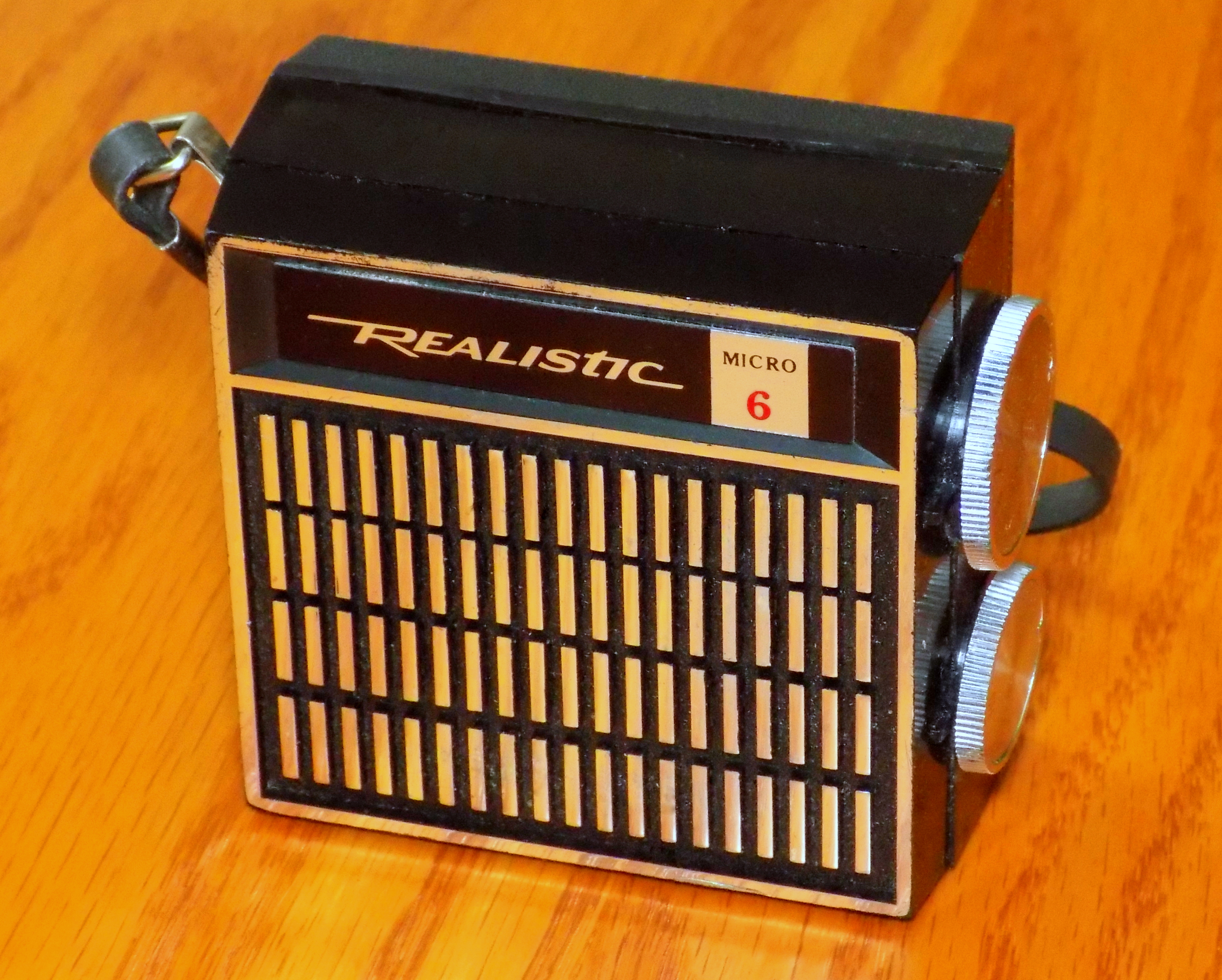 Микро радио. Радиоприемник realistic 360. Радиоприемник микро СССР. Transistor Radio. Realistic (Radio Shack).