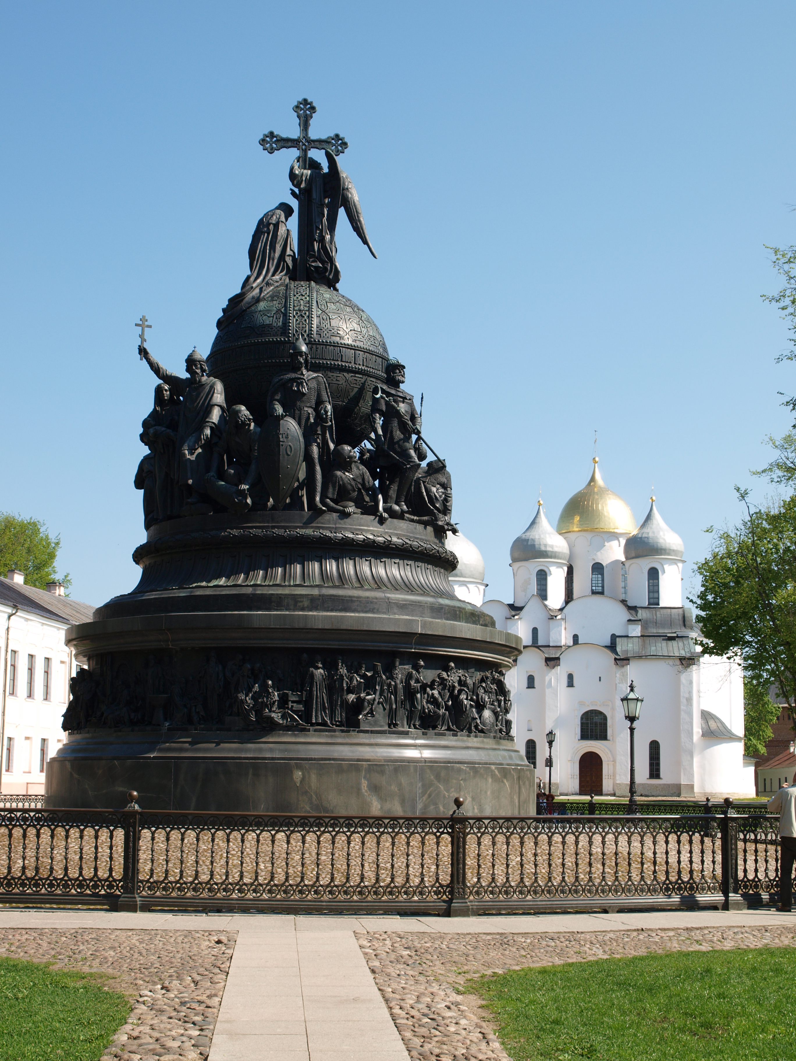 Памятник тысячелетие россии фото