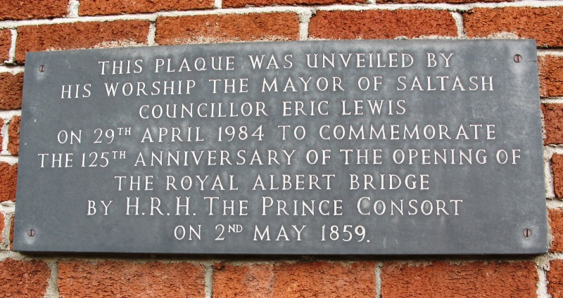 File:2009 at Saltash station - 1984 plaque.jpg