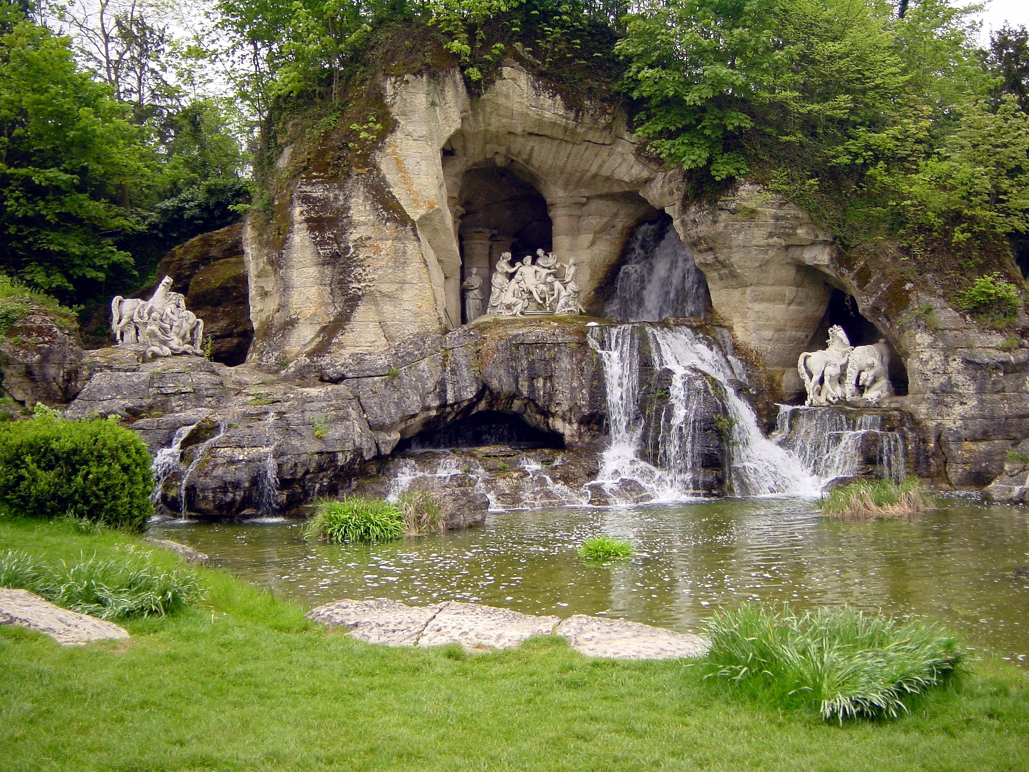 La grotte de Marie-Antoinette à Trianon fut son ultime refuge 