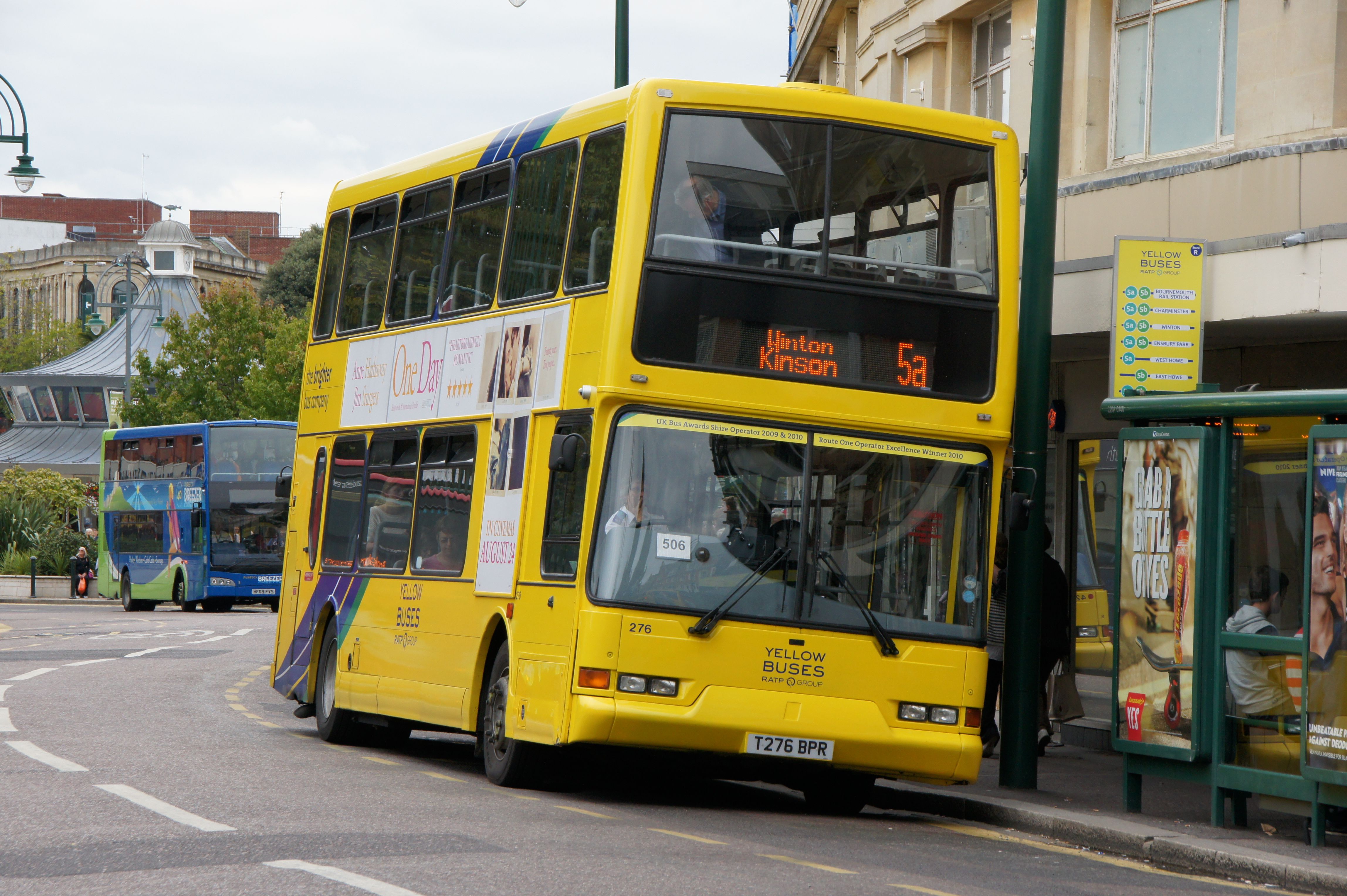 276 автобус маршрут. Автобусы в Европе. Автобус желтый. Автобус 276. Желтые автобусы Европы.