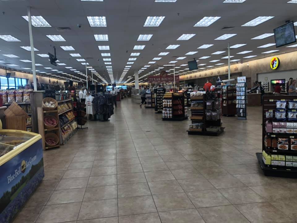 File:Buc-ees, Waller Texas.jpg - Wikipedia.