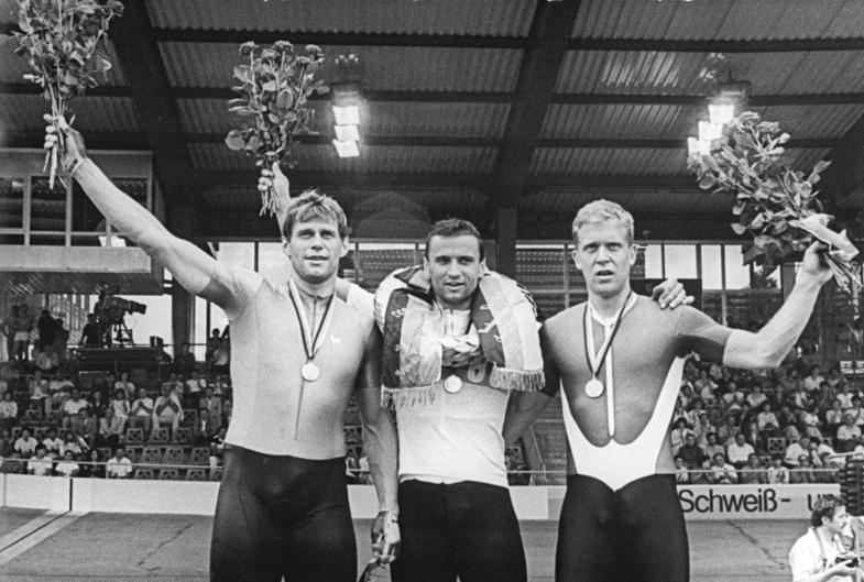 File:Bundesarchiv Bild 183-1988-0709-013, Michael Hübner, Lutz Heßlich, Bill Muck.jpg