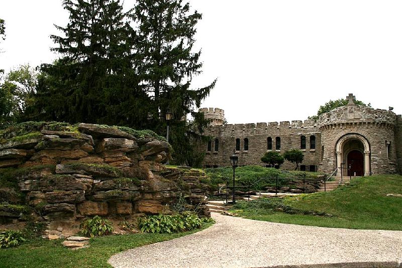 File:Carmelite Monastery in indianapolis - 2627440395 09.jpg