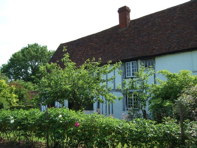 File:Cottage, Tyrells End - geograph.org.uk - 183088.jpg