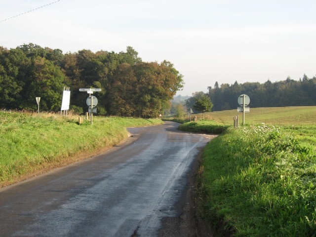 File:Country Crossroads - geograph.org.uk - 274686.jpg