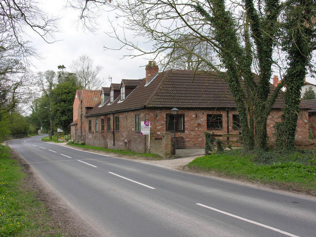 File:Eppleworth hamlet, east end - geograph.org.uk - 397239.jpg