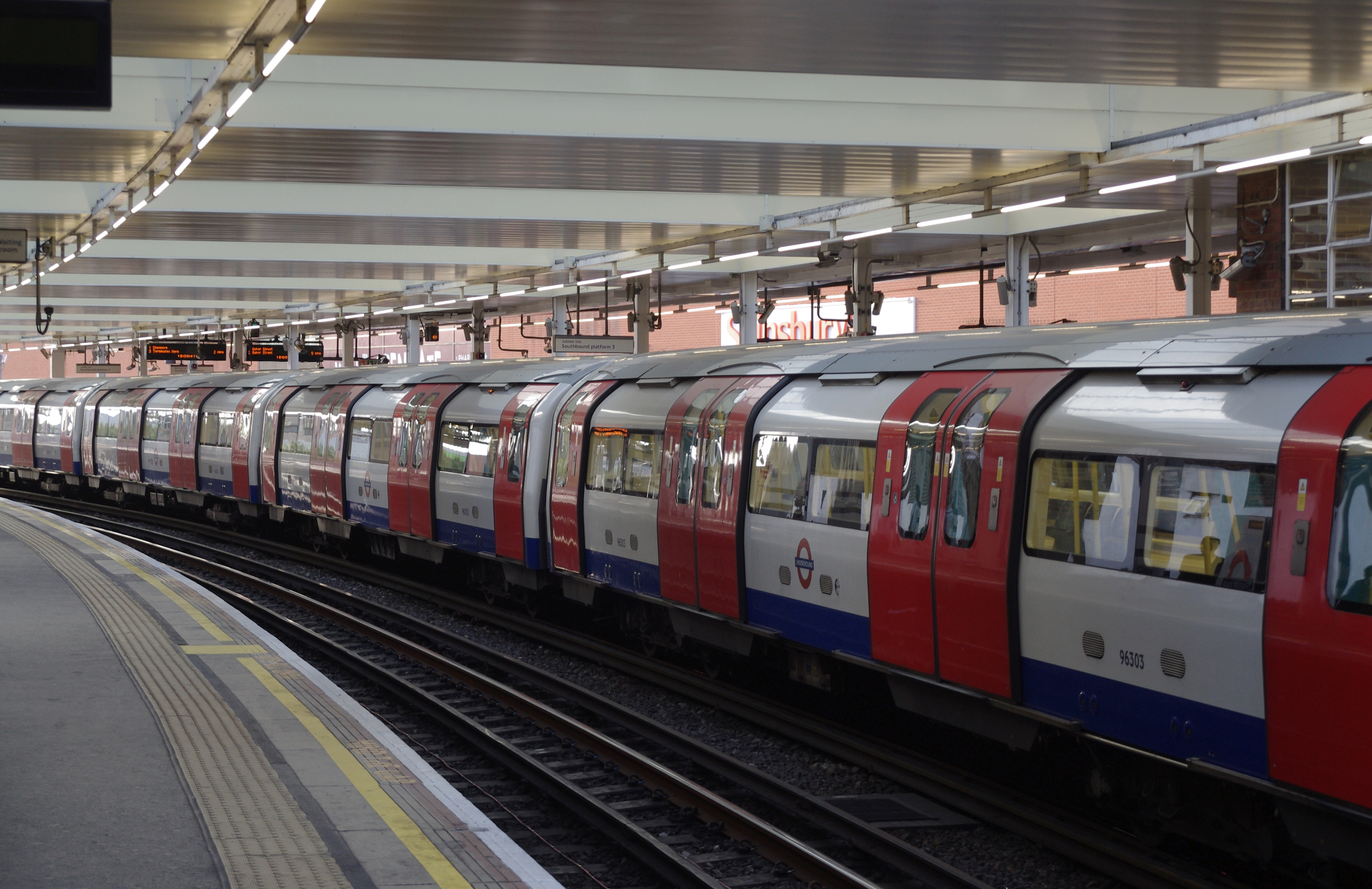 Finchley Road Tube Station Wikipedia