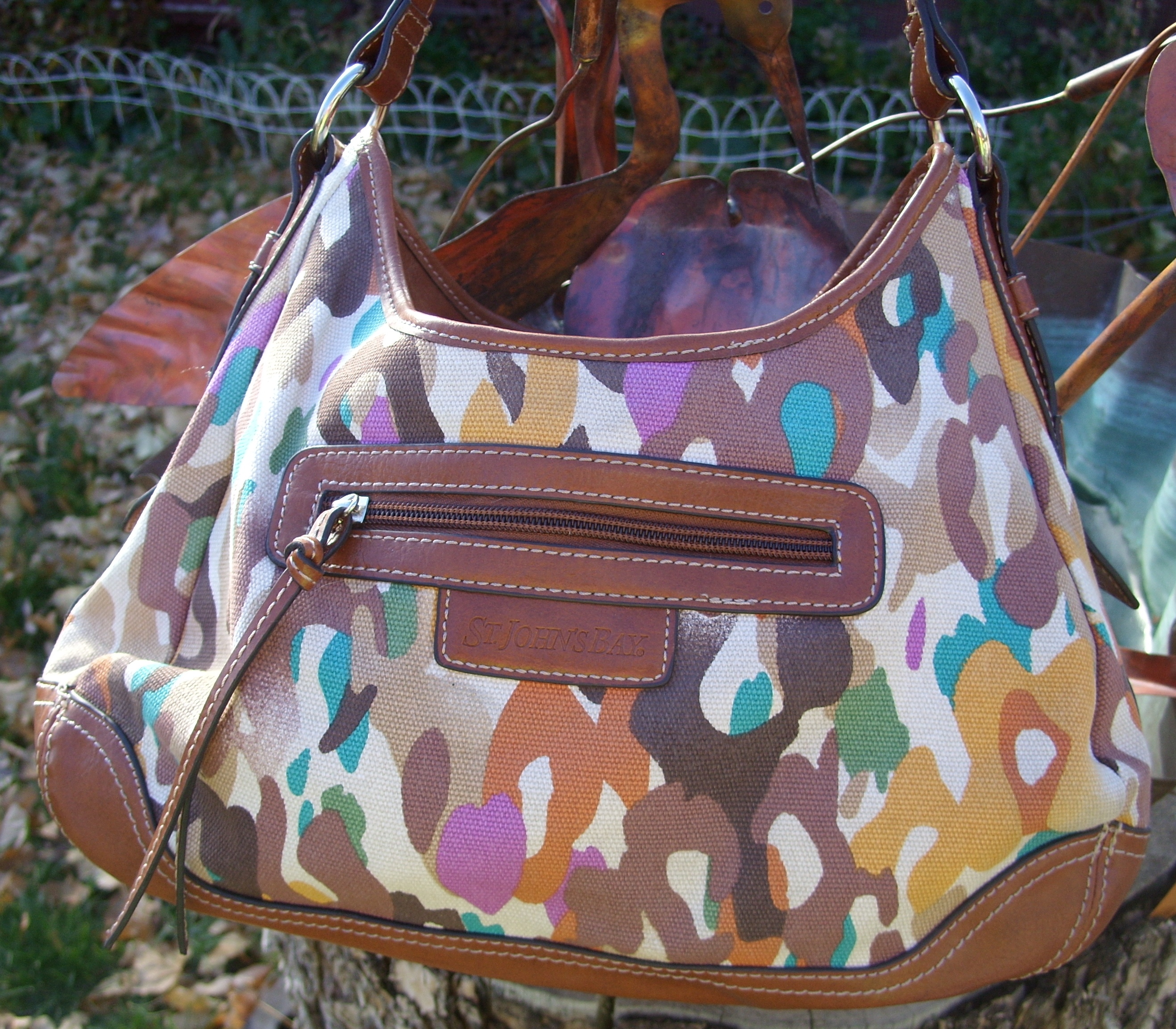 File:Hobo bag with abstract print.JPG - Wikimedia Commons