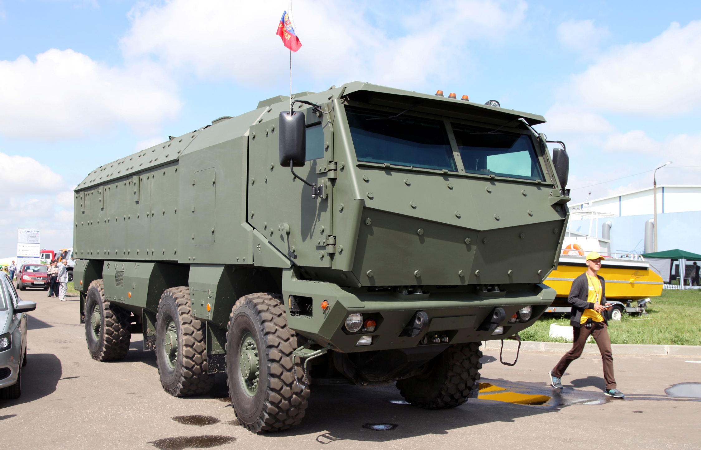 https://upload.wikimedia.org/wikipedia/commons/2/26/KamAZ-63968_Typhoon_-_Engineering_technologies_2012_%288%29.jpg